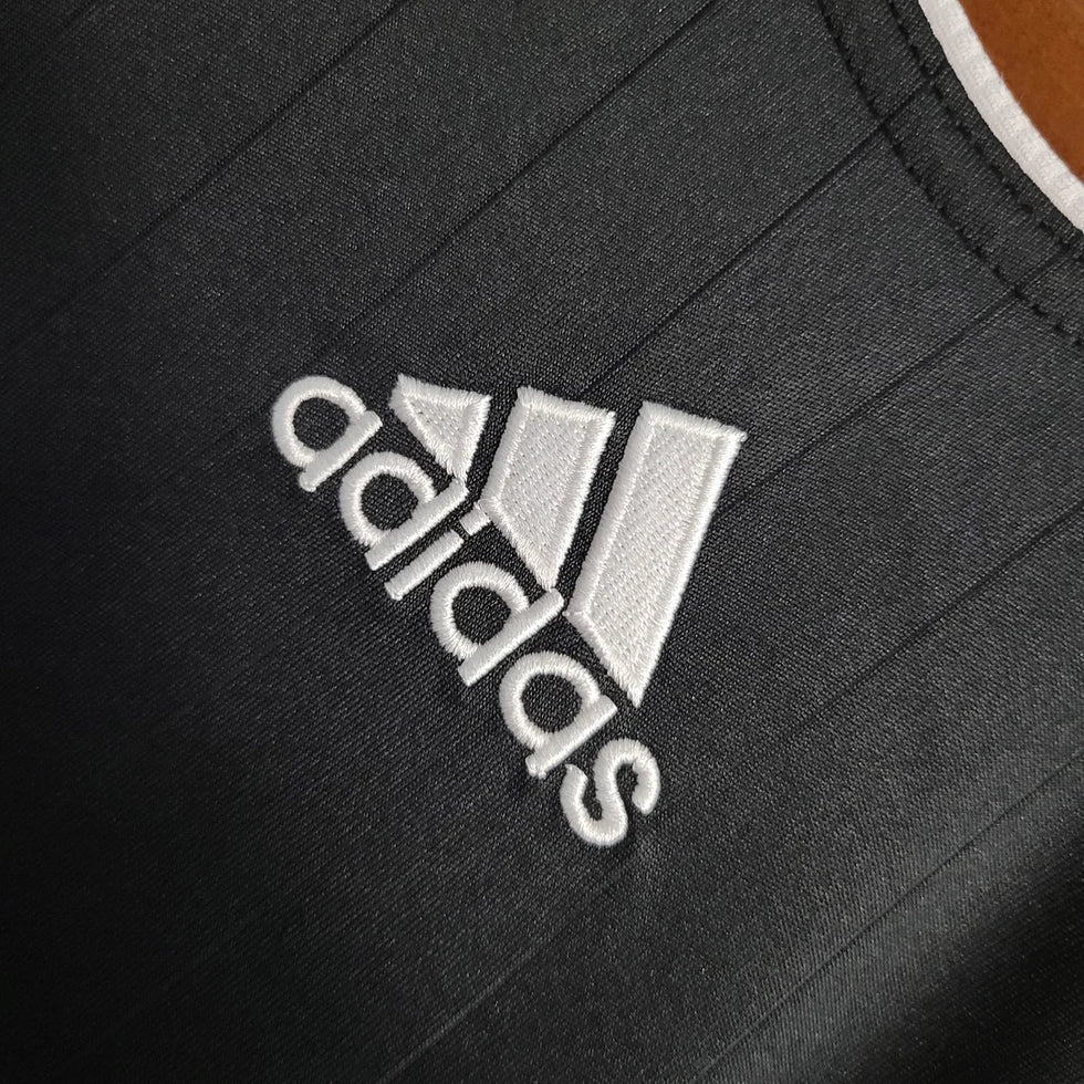 Retro Real Madrid 2006 Away Jersey