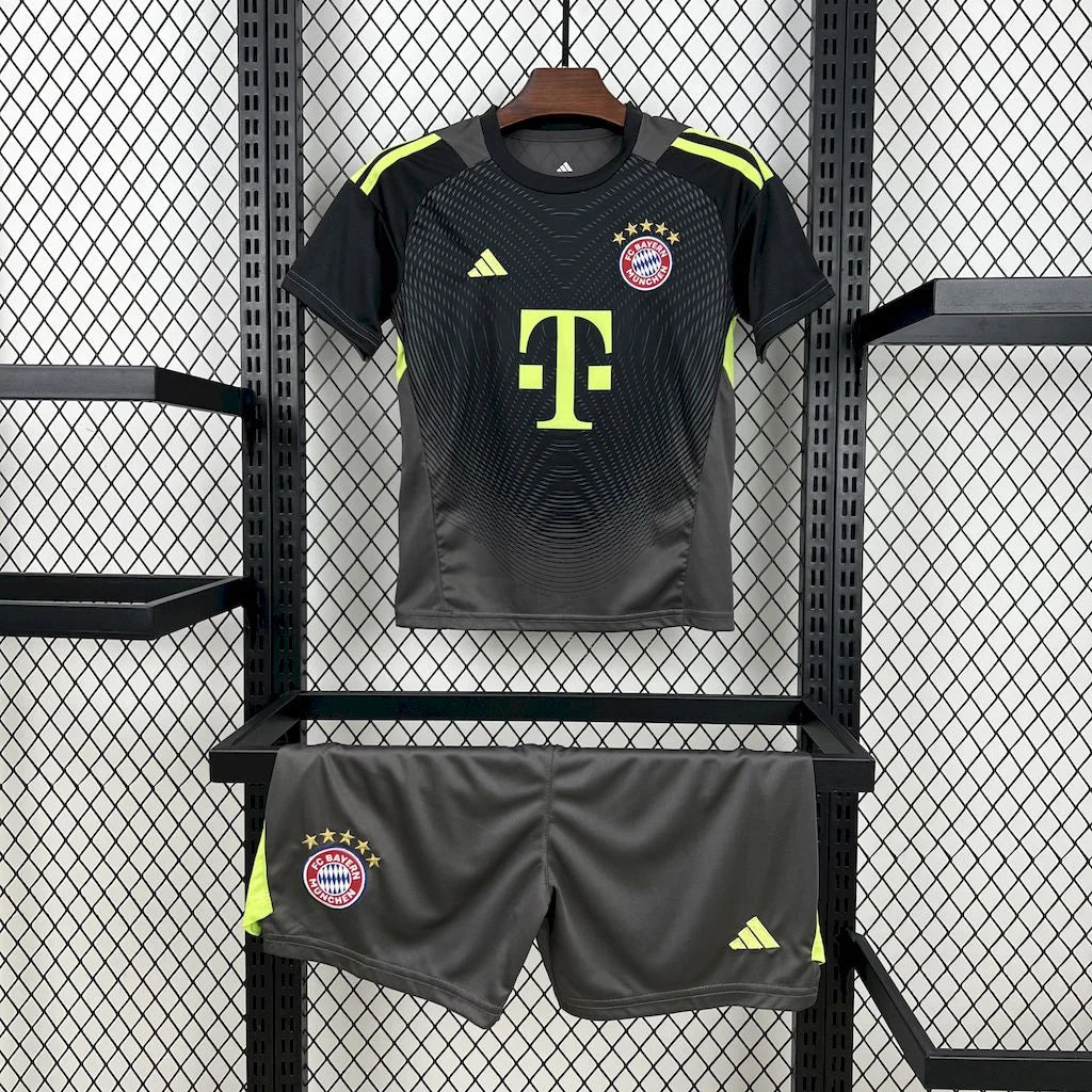 Bayern Munich 2025/2026 Goalkeeper Kids Jersey