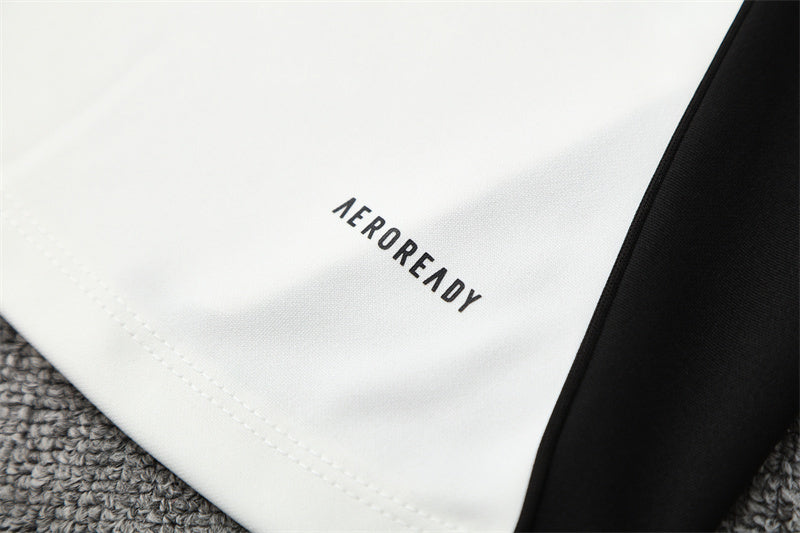 Liverpool 25/26 Away Tracksuit image 4