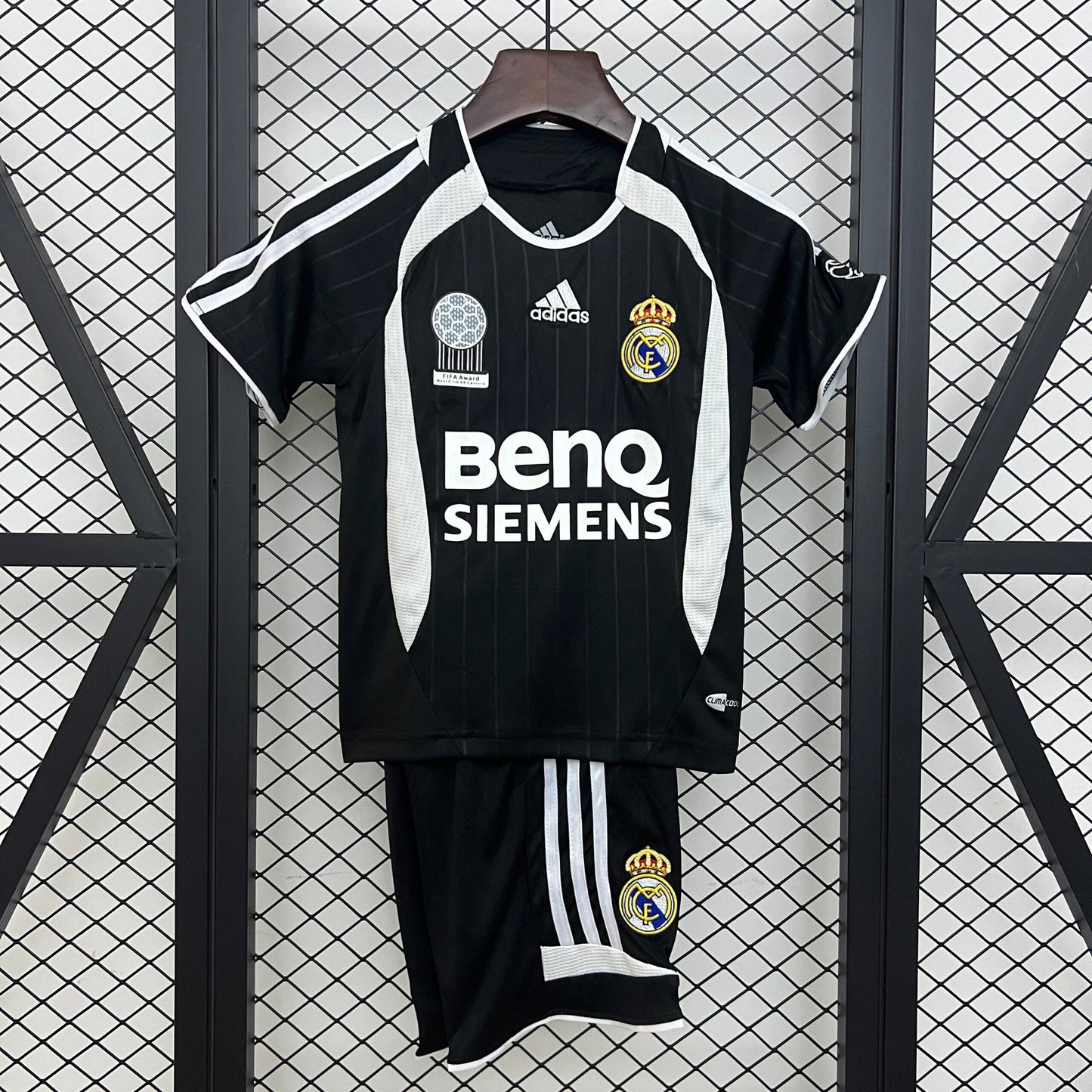 Retro Real Madrid 2006/2007 Away Kids Jersey