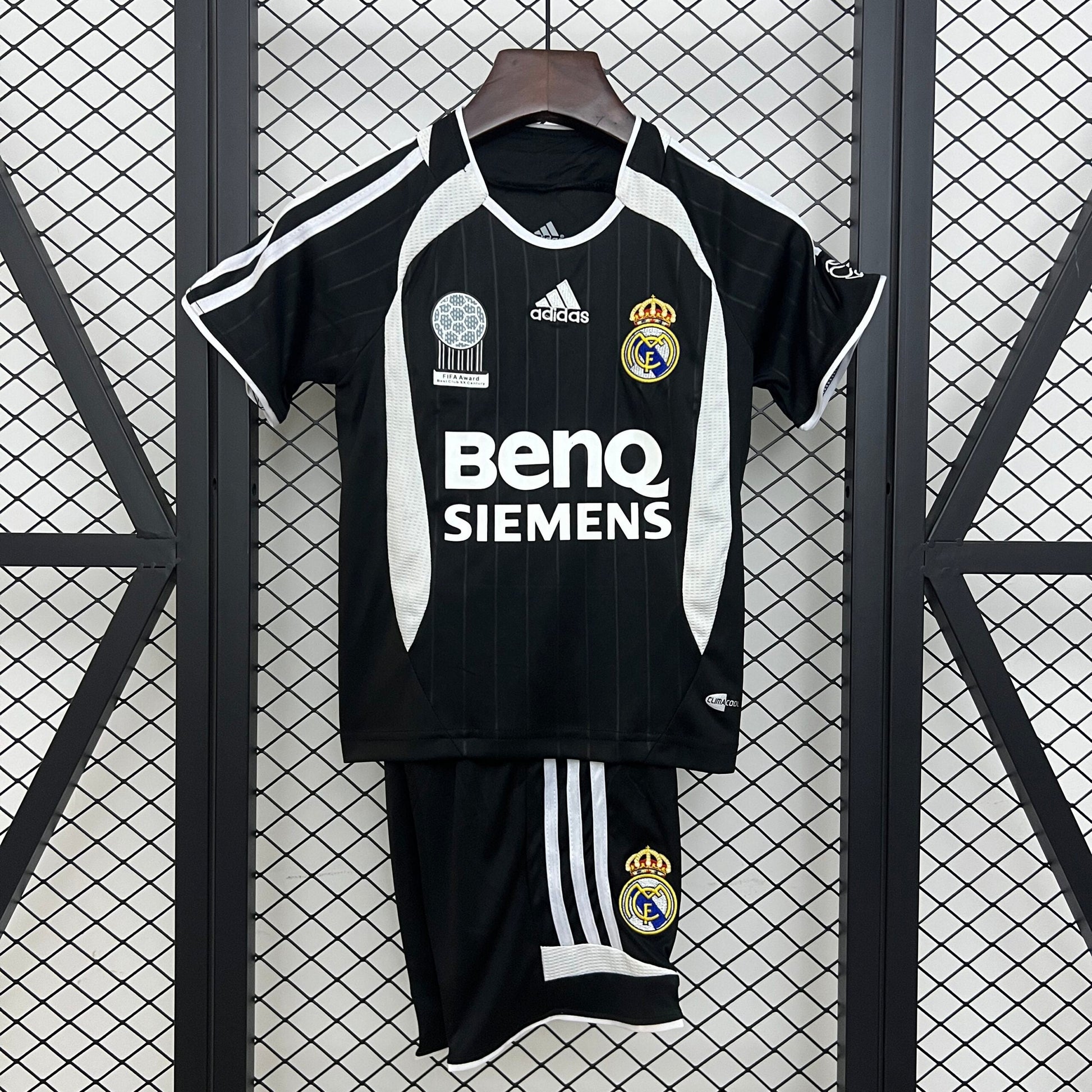 Retro Real Madrid 2006/2007 Away Kids Jersey