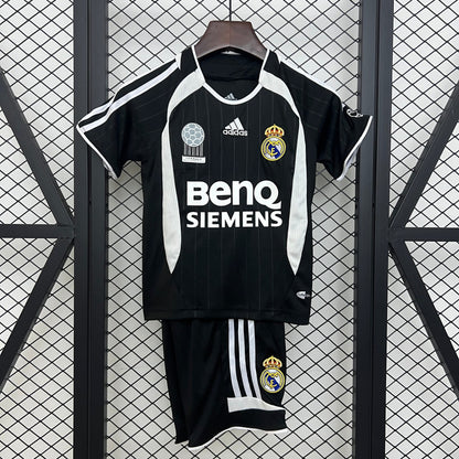 Retro Real Madrid 2006/2007 Away Kids Jersey