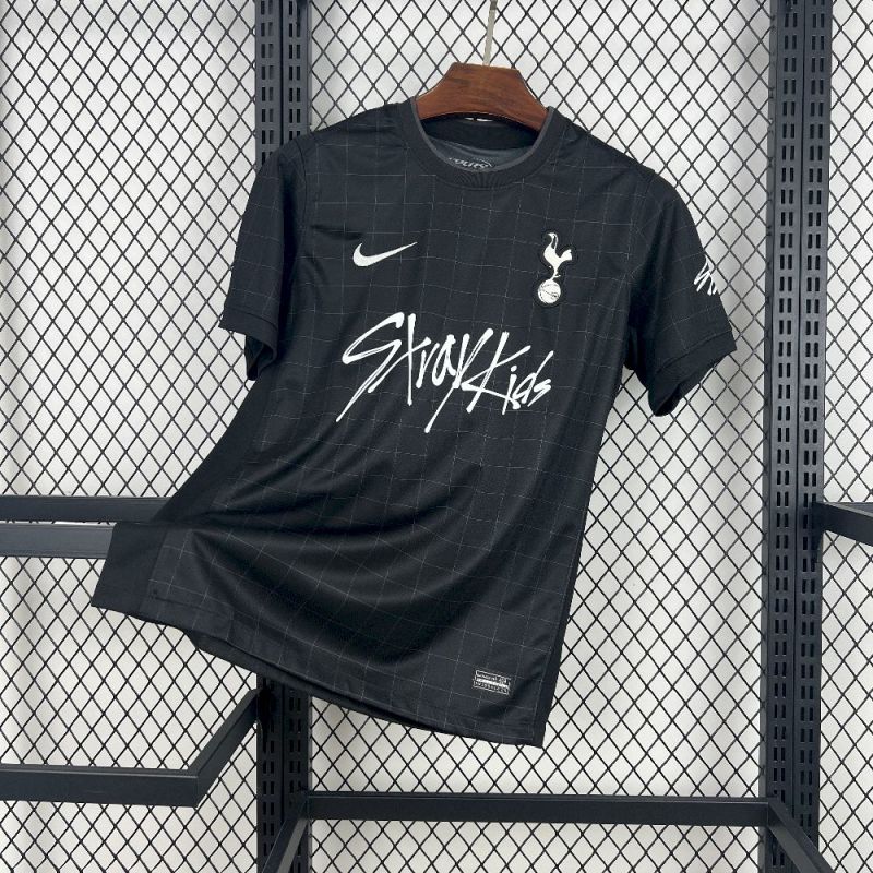 Tottenham x Stray Kids Away Special Edition 25/26 image 0