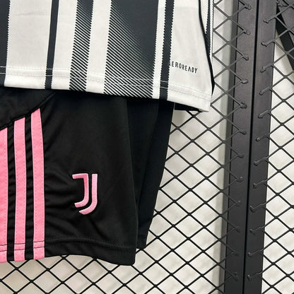 Juventus 2025-2026 Home Kids Jersey