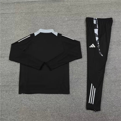 Manchester United Black Design 1 Tracksuit