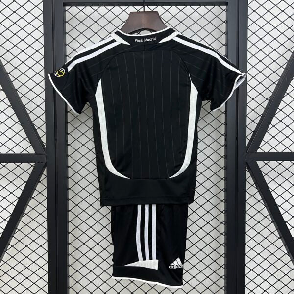 Retro Real Madrid 2006/2007 Away Kids Jersey