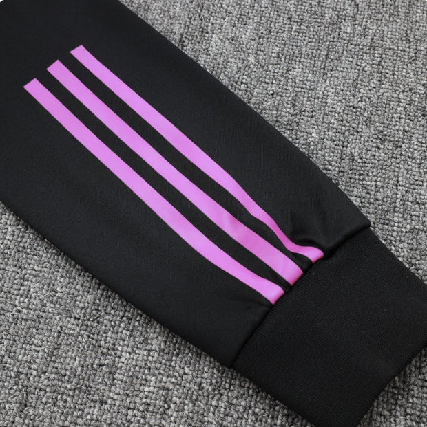 Bayern Munich Black Design 2 Tracksuit