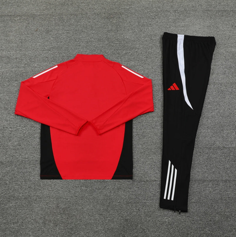 Manchester United Black and Red II Design 1 Tracksuit