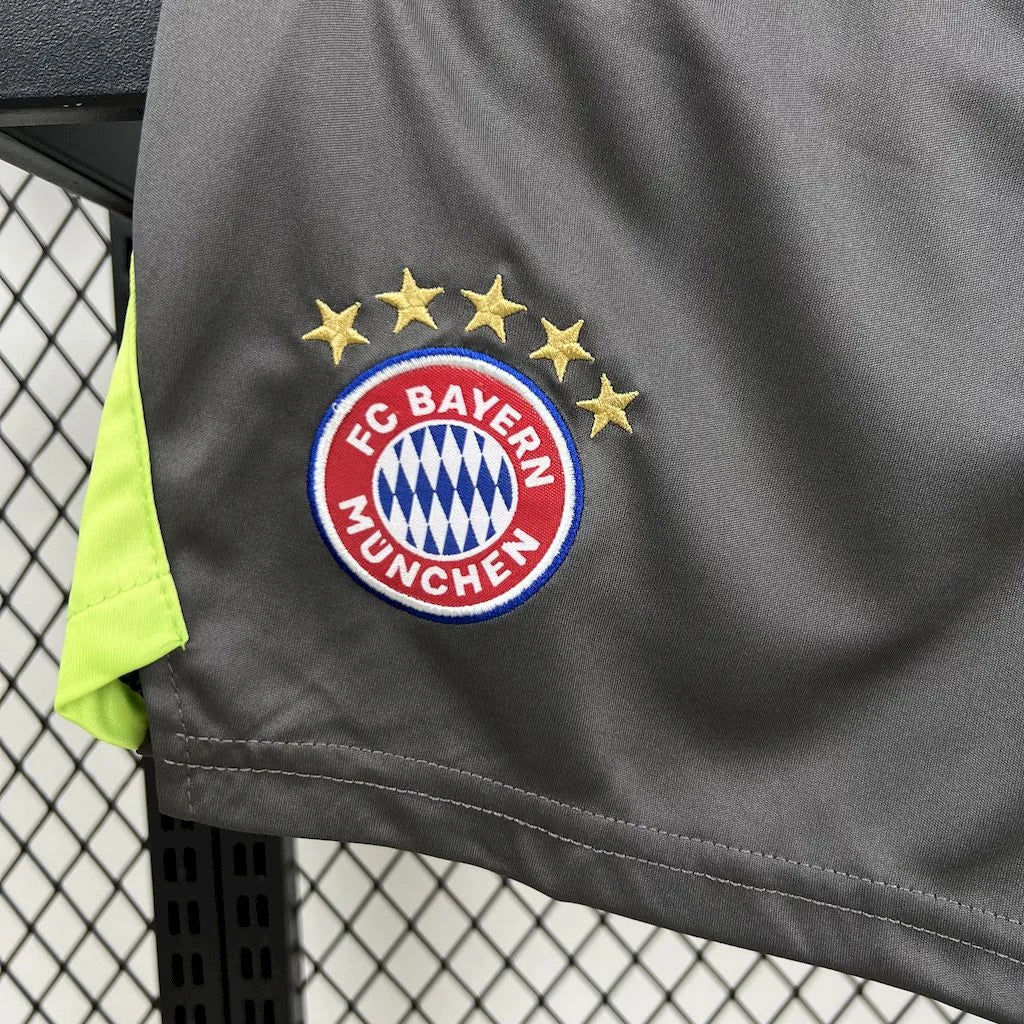 Bayern Munich 2025/2026 Goalkeeper Kids Jersey