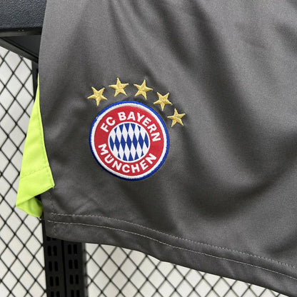 Bayern Munich 2025/2026 Goalkeeper Kids Jersey