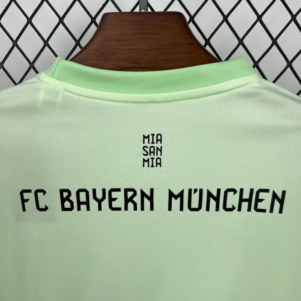 Bayern Munich 2025/2026 Green Goalkeeper Kids Jersey