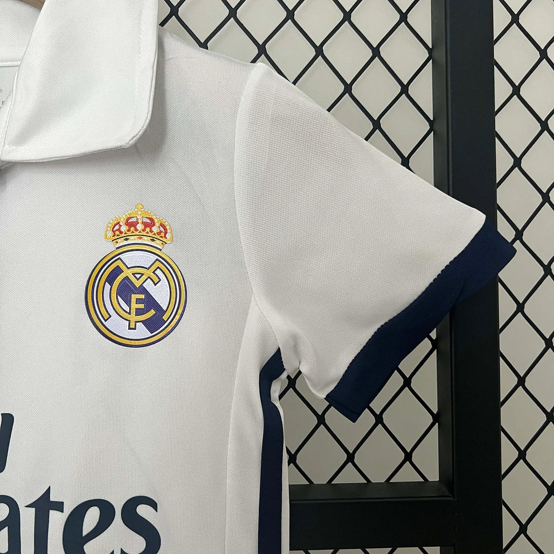 Retro Real Madrid 2016/2017 Home Kids Jersey