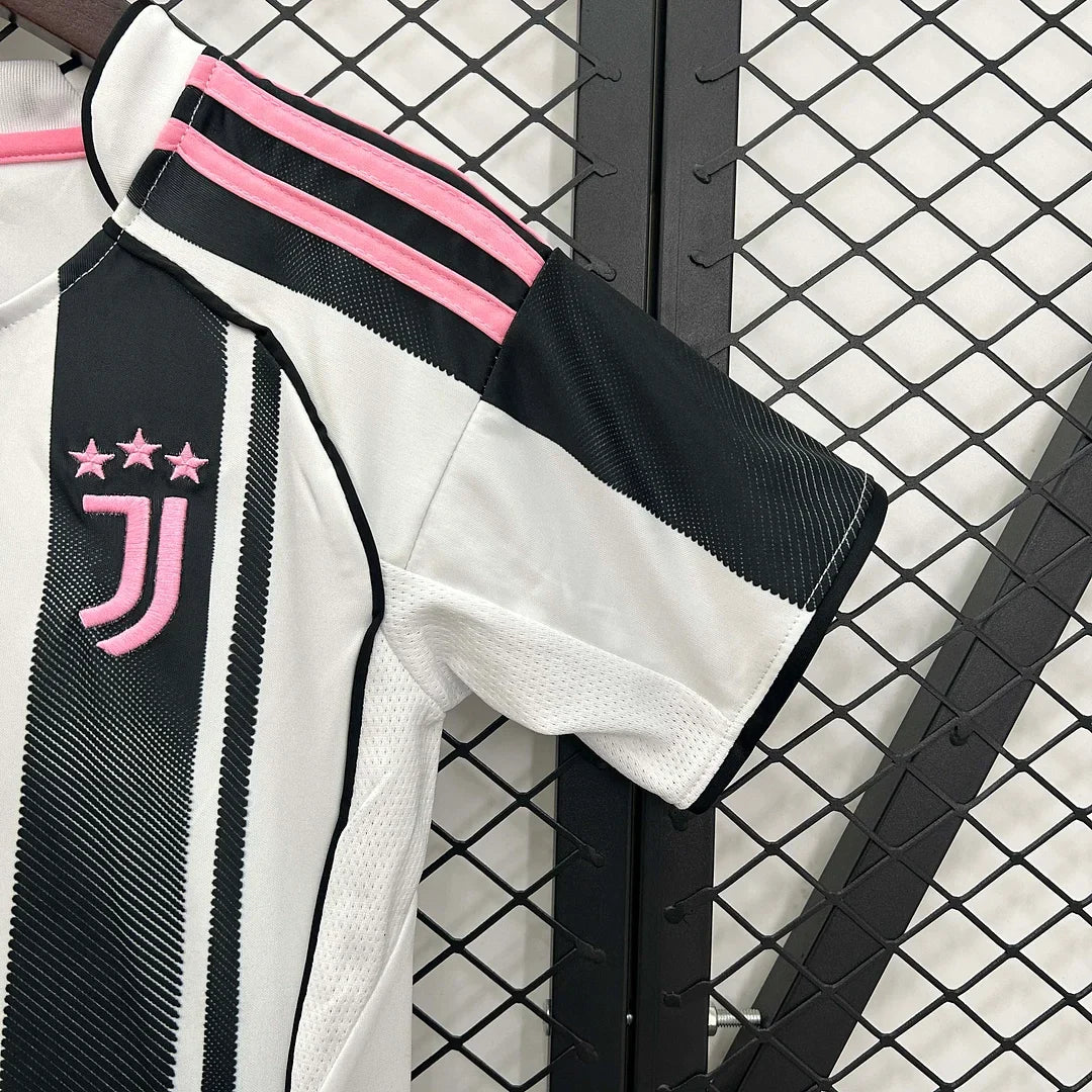 Juventus 2025-2026 Home Kids Jersey