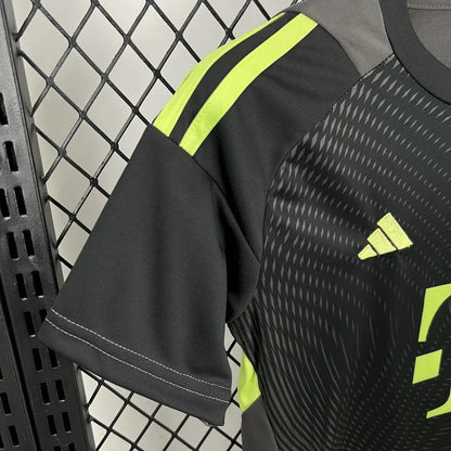 Bayern Munich 2025/2026 Goalkeeper Kids Jersey