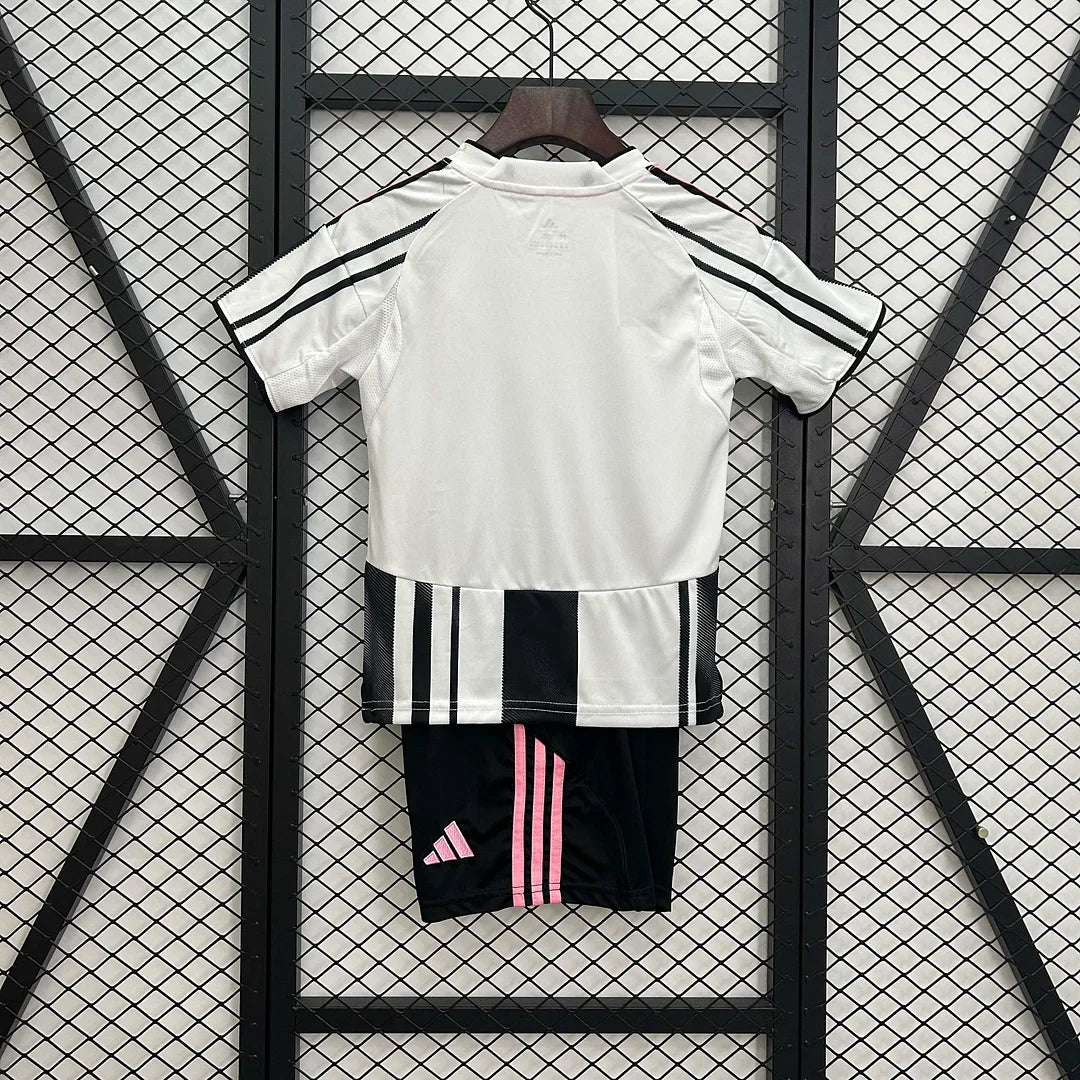 Juventus 2025-2026 Home Kids Jersey
