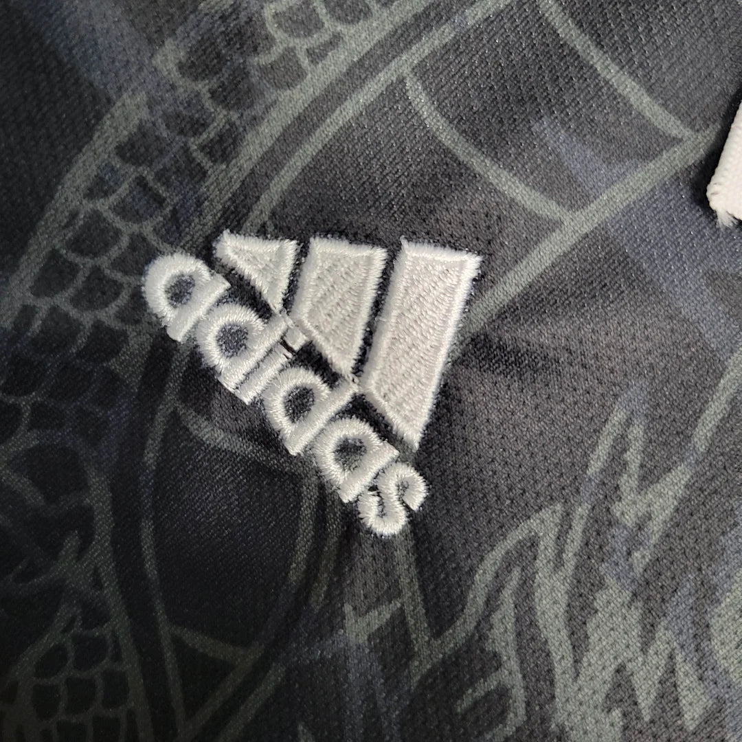 Real Madrid "Dragón Negro" Limited Edition Kids Jersey