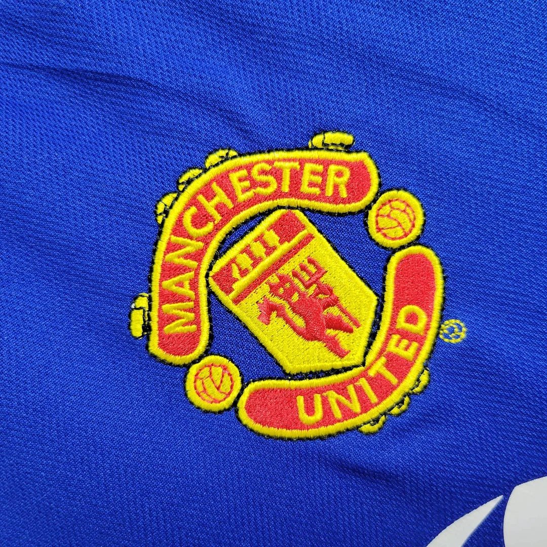 Retro Manchester United 2005 Away Jersey
