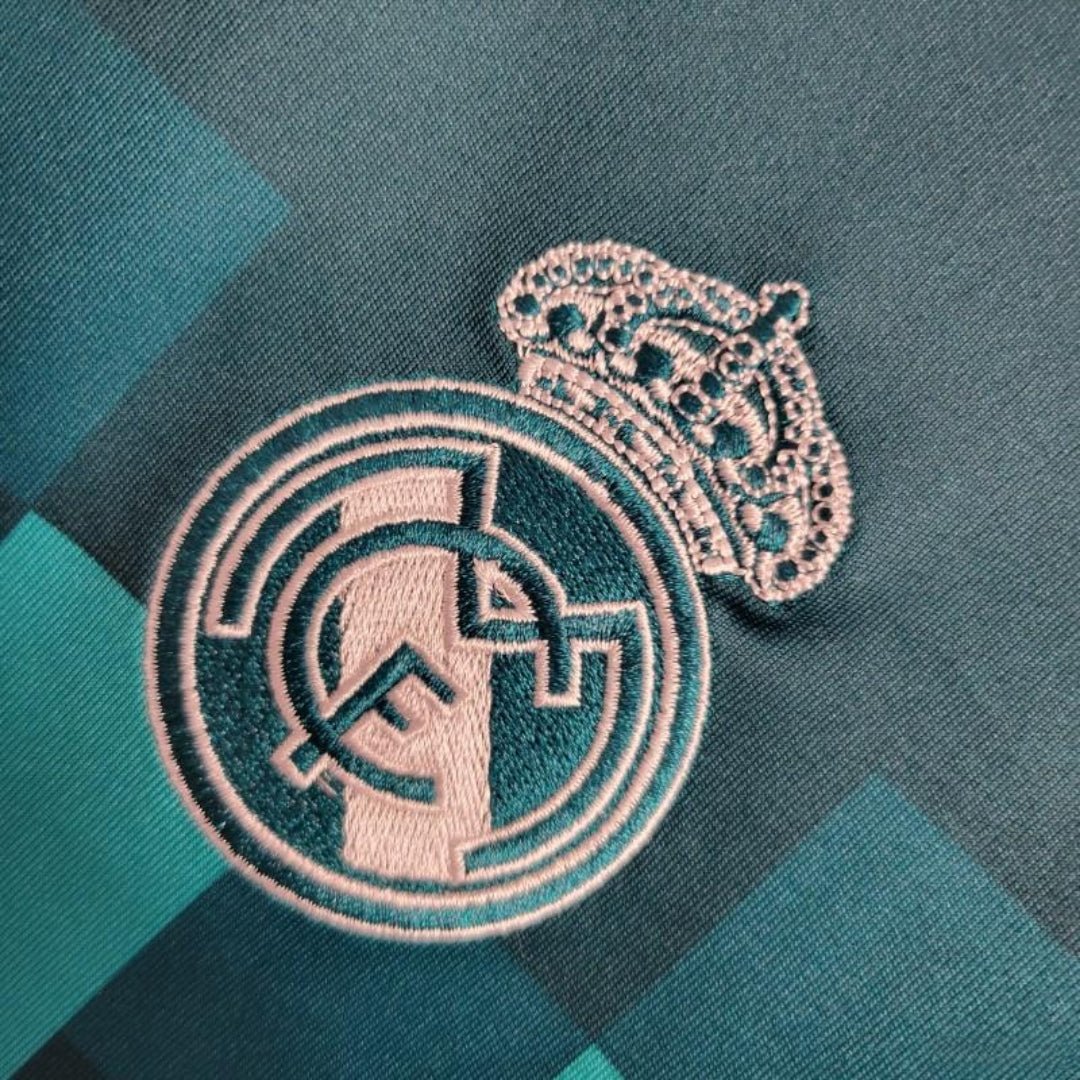 Retro Real Madrid 2017 Third Jersey