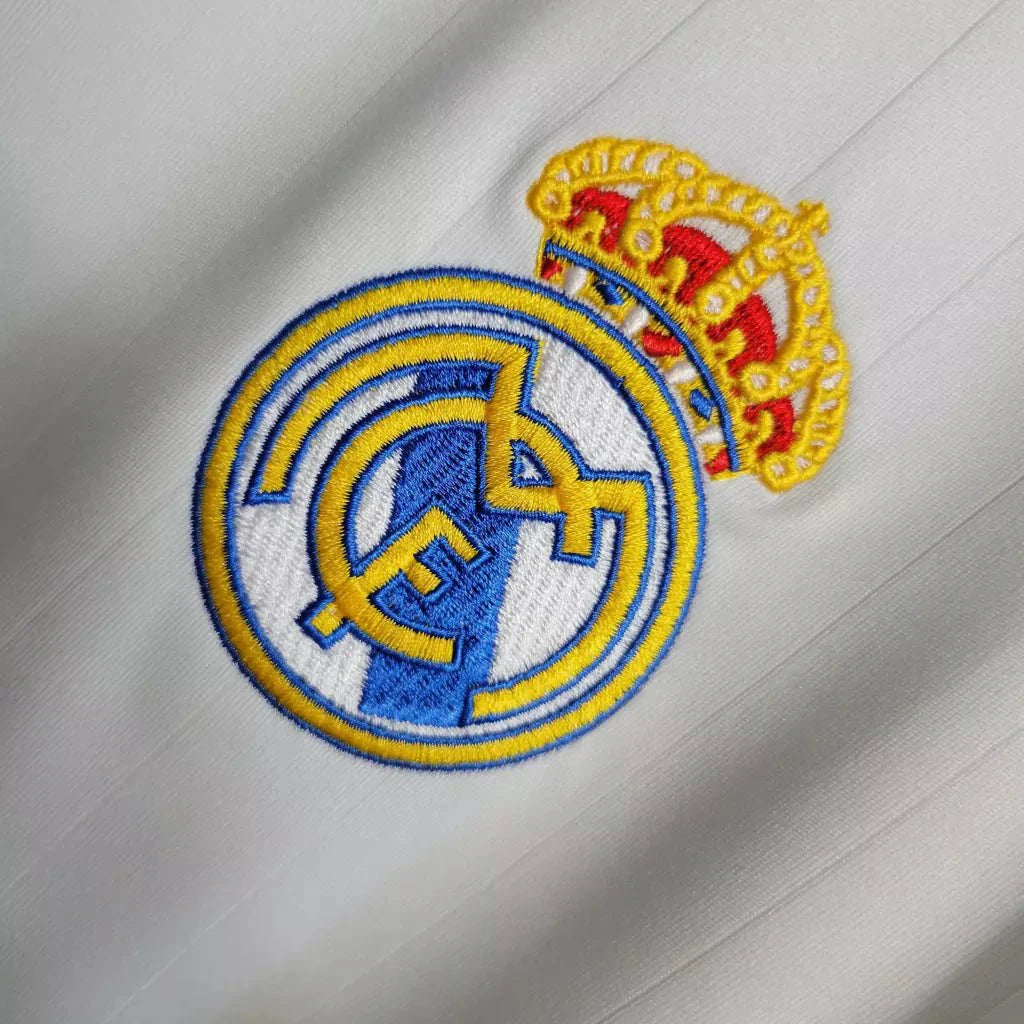 Retro Real Madrid 2006 Home Jersey