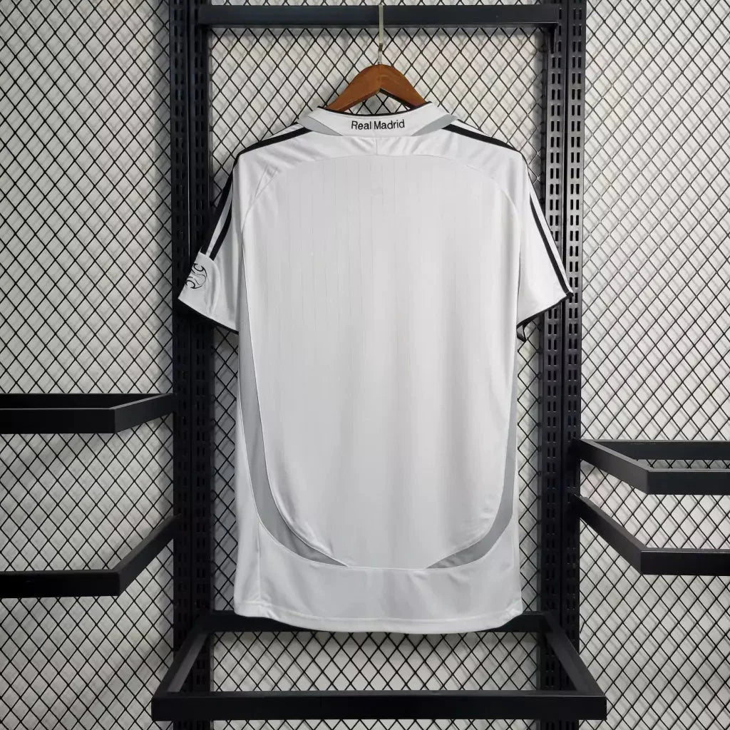 Retro Real Madrid 2006 Home Jersey