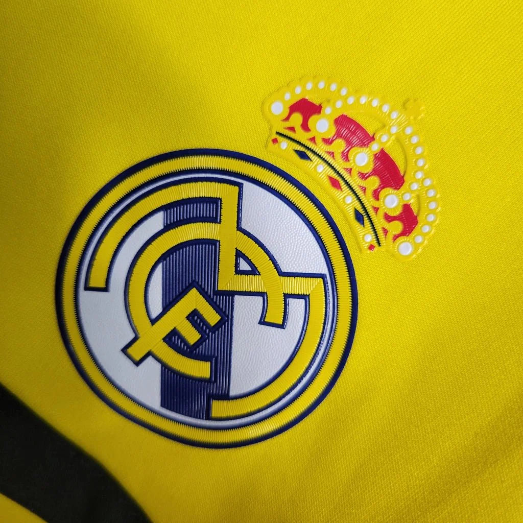 Retro Real Madrid 2011 Goalkeeper Jersey