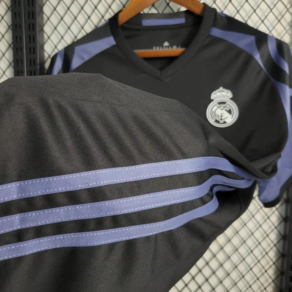 Retro Real Madrid 2015 Third Jersey