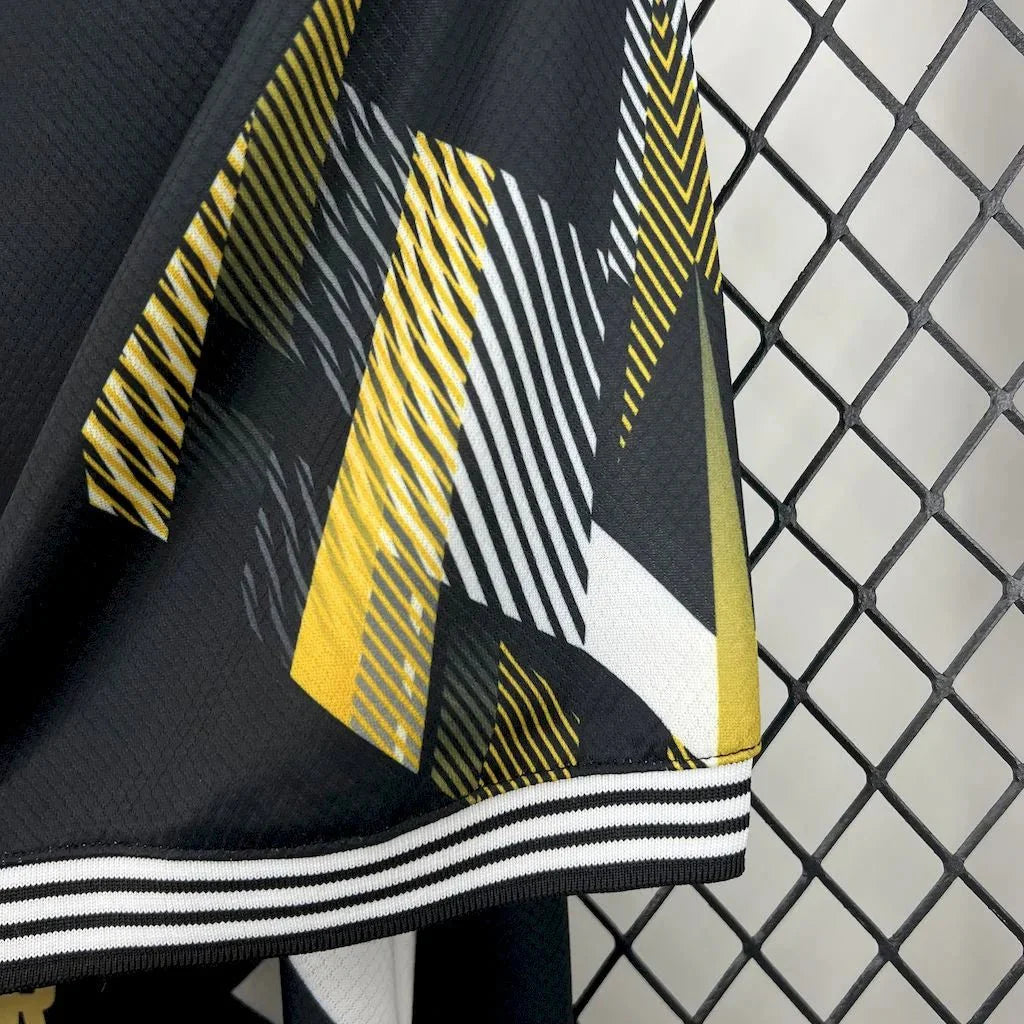 Real Madrid 2025 Black Nocturno Special Edition Jersey